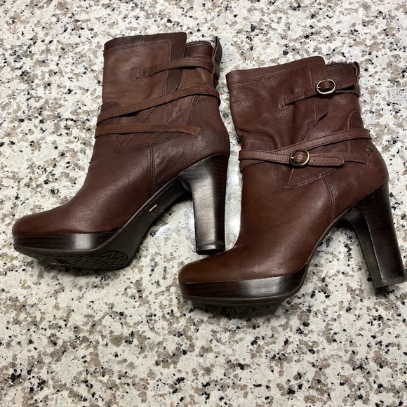 UGG Olivia boots ankle leather size 8 - Picture 2 of 12